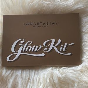 Anastasia Ultimate Glow Kit